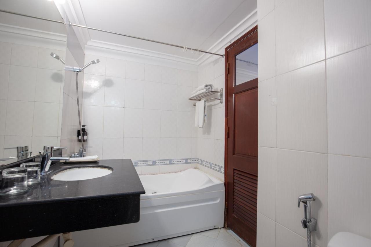 Blau Hotel Hanoi Exterior foto